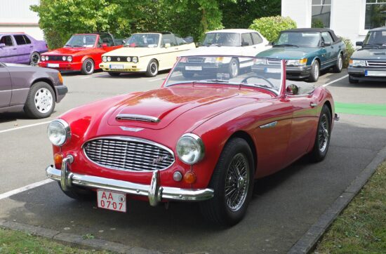 Austin-Healey 3000 Mk I. Χαμηλό, φαρδύ και με το χαρακτηριστικό «χαμόγελο» στη μάσκα.