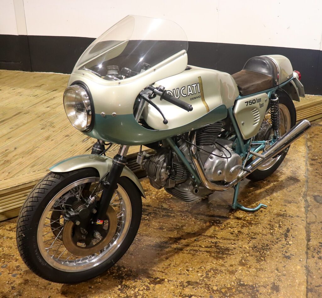 Ducati 750 Super Sport του 1974, η «Green Frame» με το πράσινο πλαίσιο.