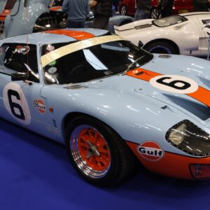 Ford GT40 με τα θρυλικά χρώματα της Gulf.