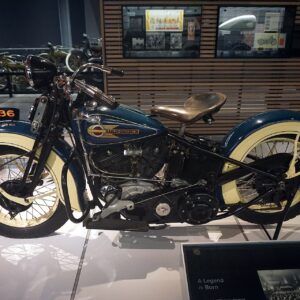 Harley-Davidson EL του 1936, η πρώτη χρονιά του Knucklehead, στο μουσείο της Harley στο Milwaukee.