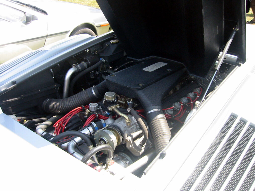 Ο V12 της Countach. Το ίδιο βασικό σχέδιο του 1963 κινούσε τις Lamborghini μέχρι το 2010.