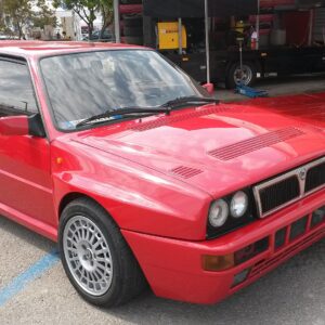 Lancia Delta HF Integrale Evoluzione, η εκδοχή δρόμου με τα φουσκωμένα φτερά.