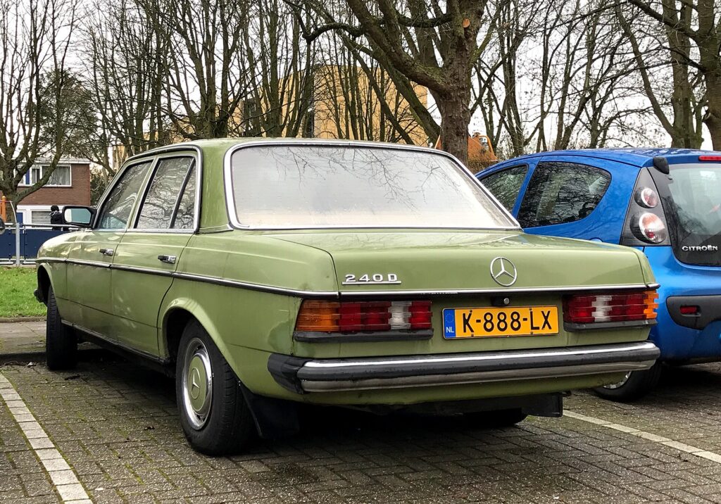 Mercedes-Benz 240 D (W123) του 1980.