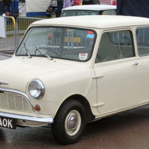 Το 621 AOK, το πρώτο Morris Mini-Minor που βγήκε από τη γραμμή παραγωγής το 1959.