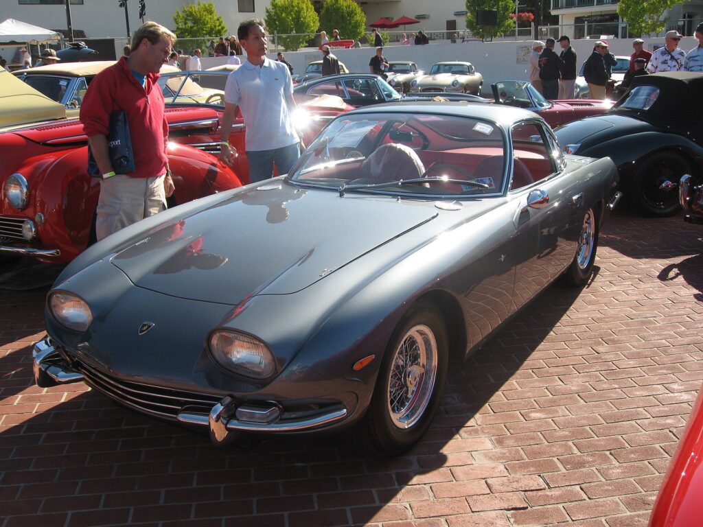 Η Lamborghini 350 GT του 1964, το πρώτο αυτοκίνητο παραγωγής της μάρκας, με αμάξωμα της Touring.