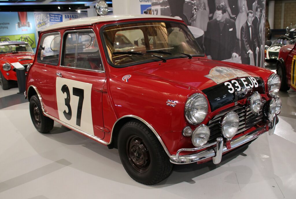 Το Cooper S (33 EJB) με το οποίο ο Paddy Hopkirk κέρδισε το Μόντε Κάρλο του 1964.