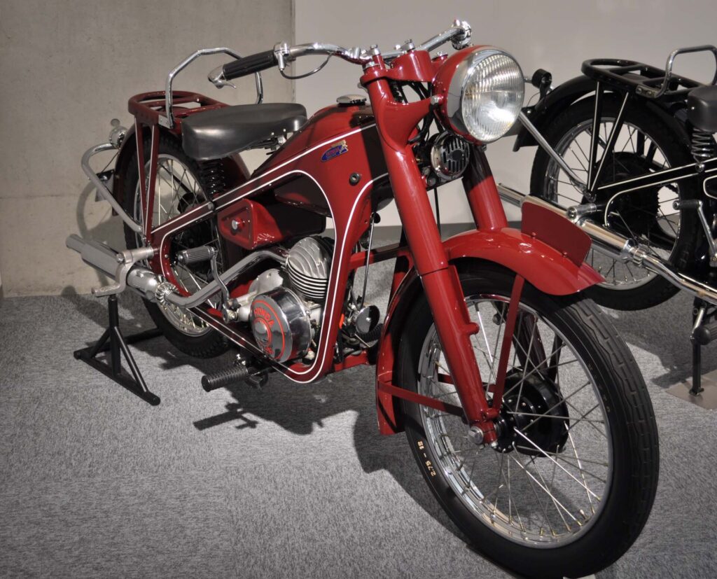 Honda Dream D-Type του 1949, η πρώτη πραγματική μοτοσυκλέτα της εταιρείας.