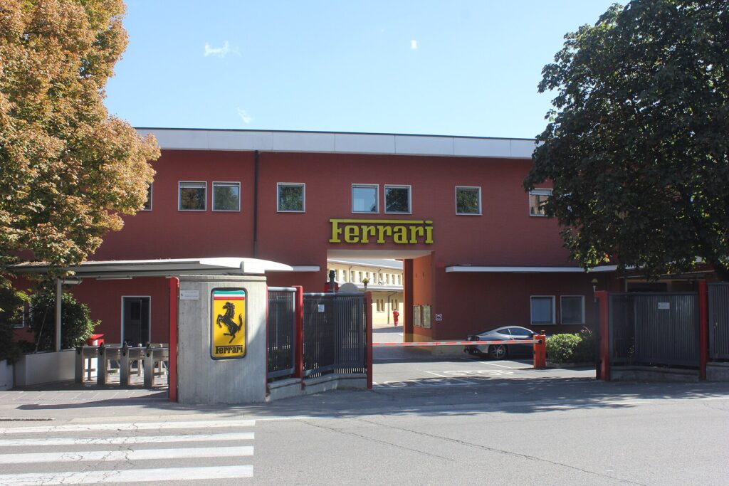 Η είσοδος του εργοστασίου της Ferrari στο Μαρανέλο.